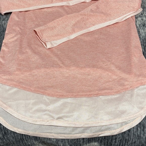 Under Armour Women's Peach Long Sleeve Top BNWT - Picture 5 of 10